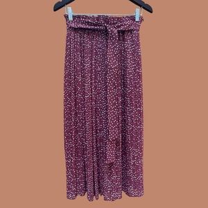 NWT - 🆕 Zara XS Pleated Maroon + White Polka Dot Skirt w/Built in Shorts